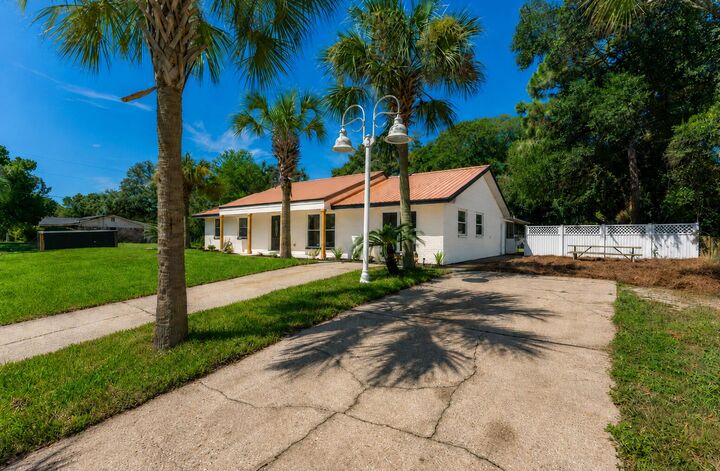 Property Photo: 316 Priscilla Drive FL 32547