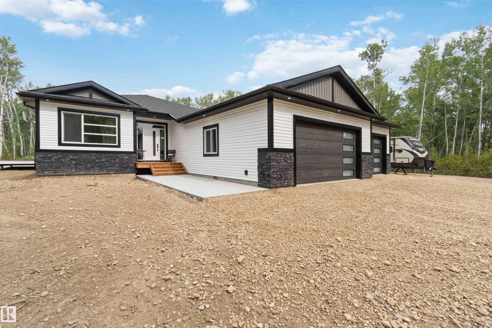 Property Photo:  53417 Range Road 14 9  AB T7Y 0B5 