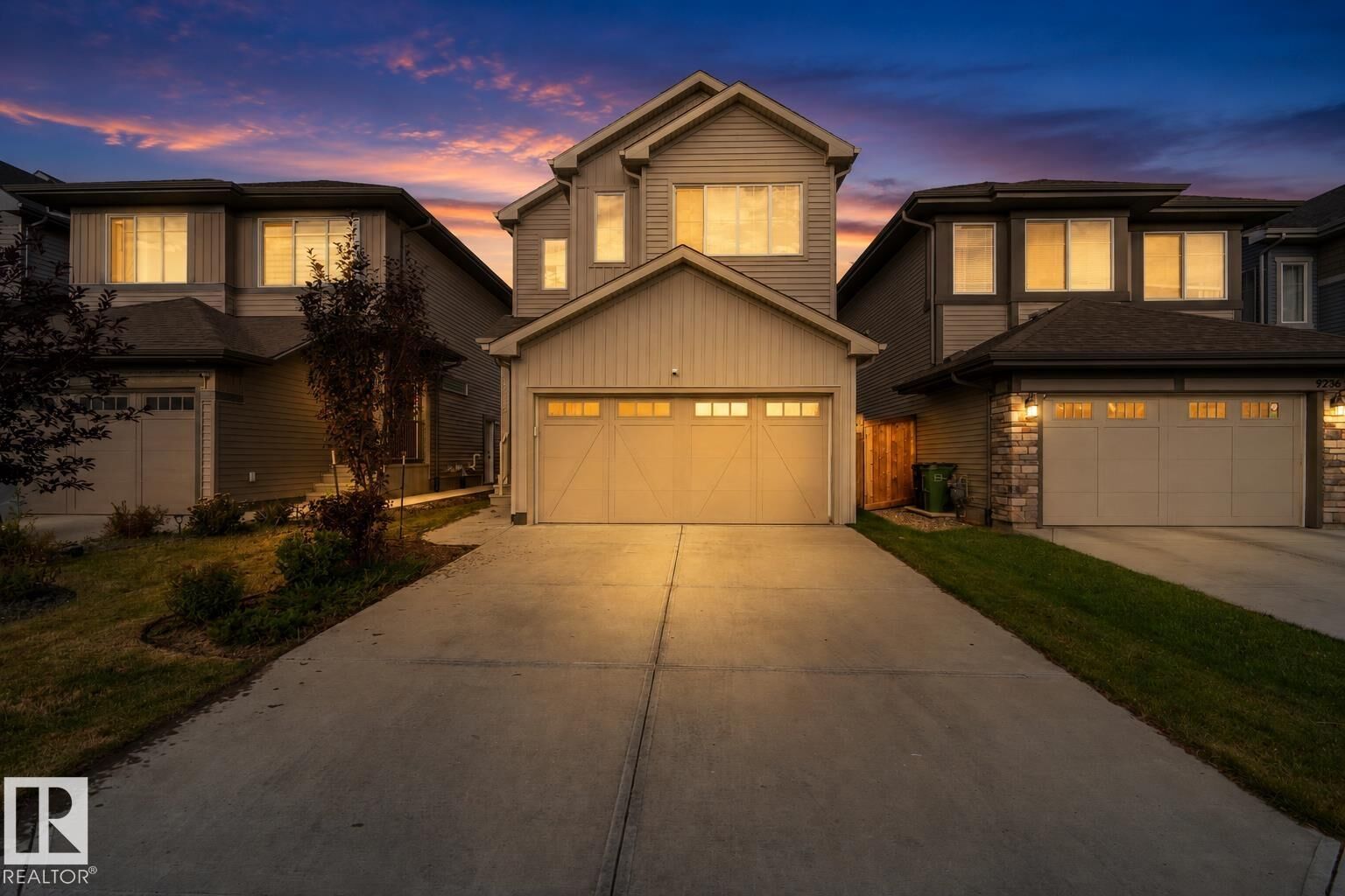 Property Photo:  9232 224 St NW NW  AB T5T 7L9 