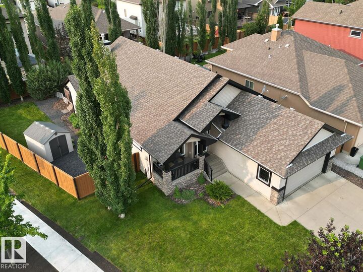 Property Photo:  19 Newton Place  AB T8N 3V8 
