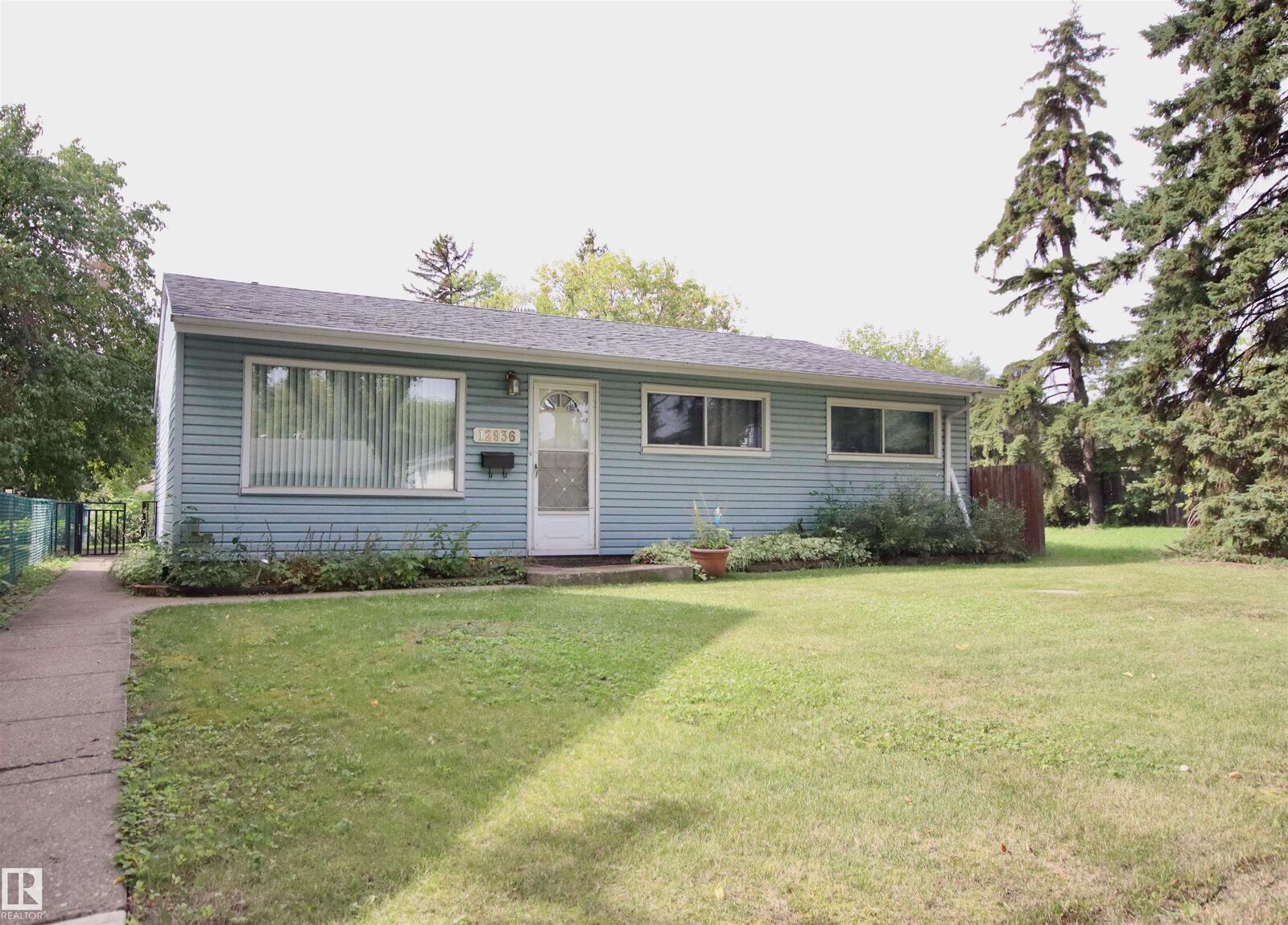Property Photo:  12936 115 Street NW  AB T5E 5G1 