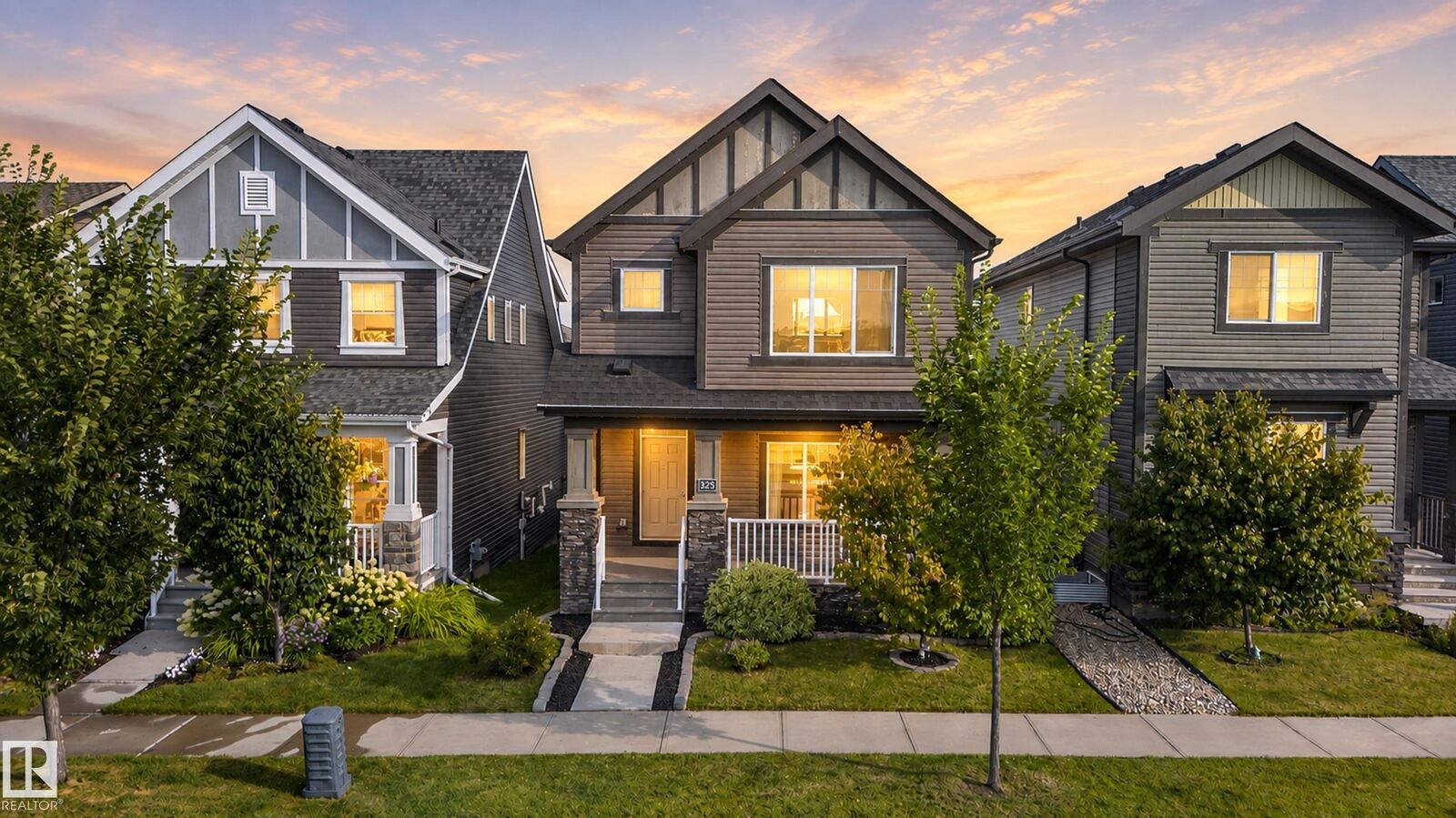Property Photo:  325 Hawks Ridge Boulevard NW  AB T5S 0M4 