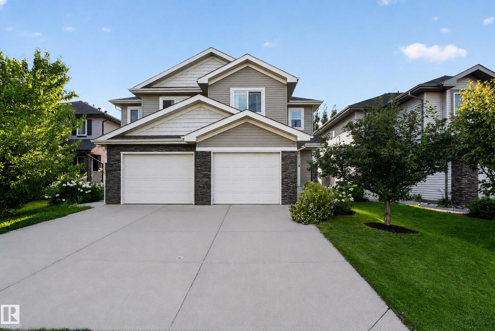 Property Photo:  6722 Cardinal Road SW  AB T6W 2Y6 