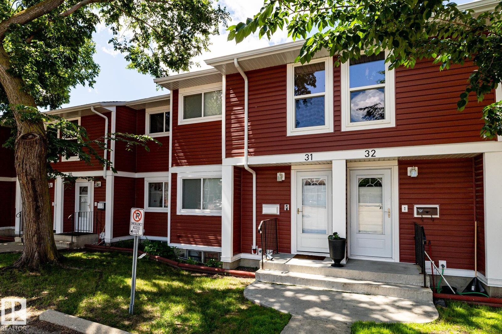 Property Photo: 4707 126 Avenue NW 31 AB T5A 4K4