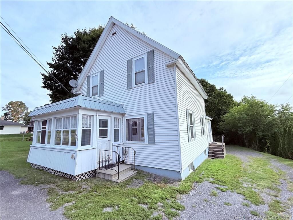 Property Photo:  806 Main Street  NB E7M 2E8 