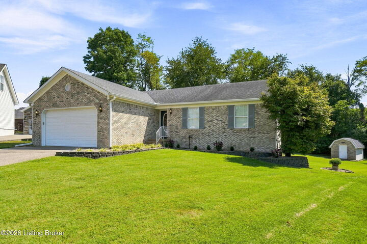 Property Photo: 6106 Schreiner Ct KY 40219
