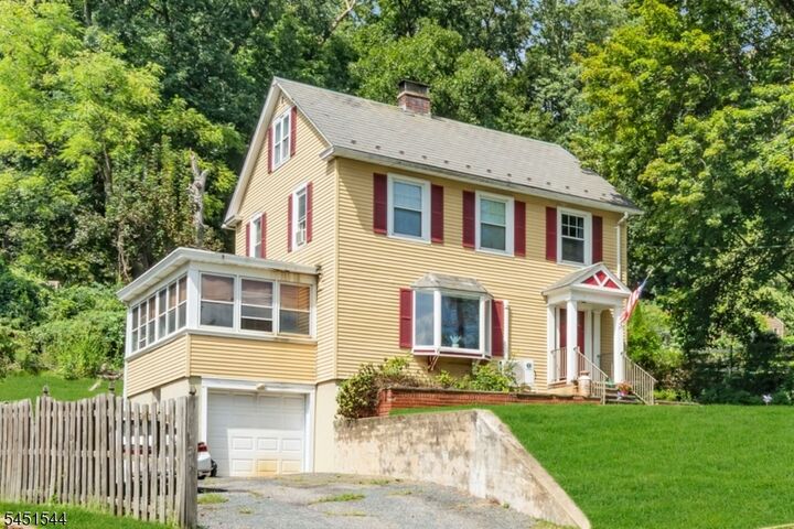 Property Photo:  37 Fairview Ave  NJ 08829 