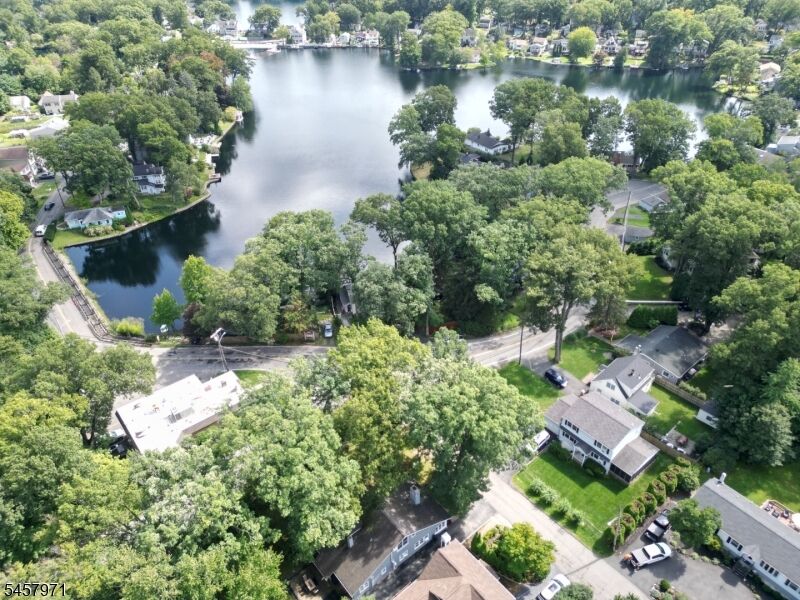 Property Photo:  4 Birch Ln  NJ 07834 