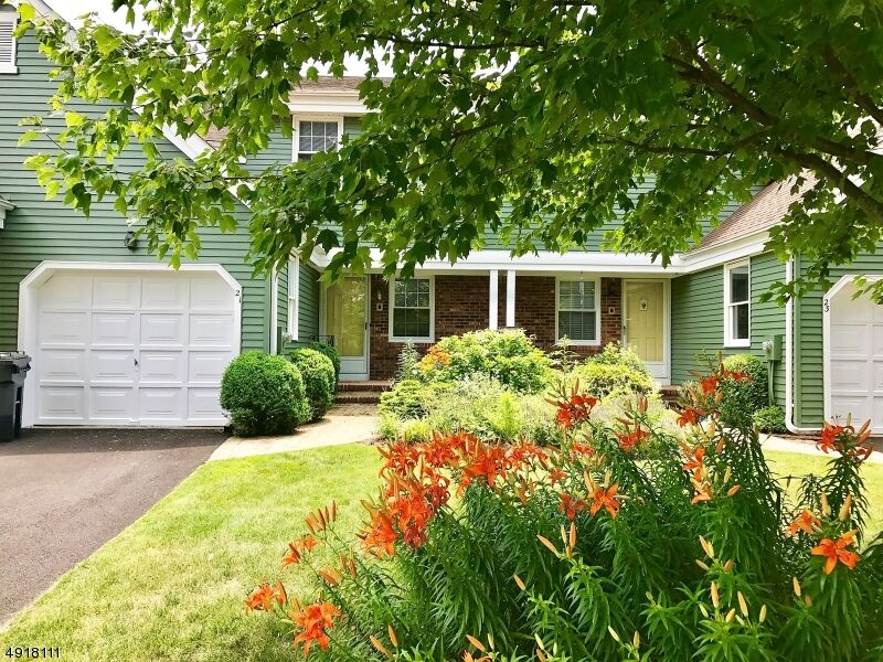Property Photo:  21 Pilgrim Ct  NJ 07960 