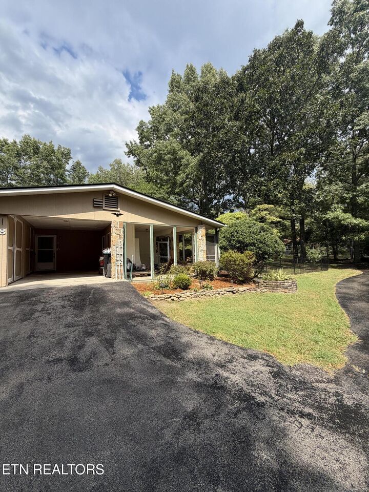 Property Photo:  18 Lake Forest Lane  TN 38558 