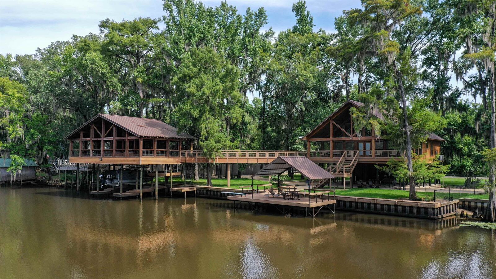 Property Photo:  4921 Cypress Villlage Rd  TX 75661 