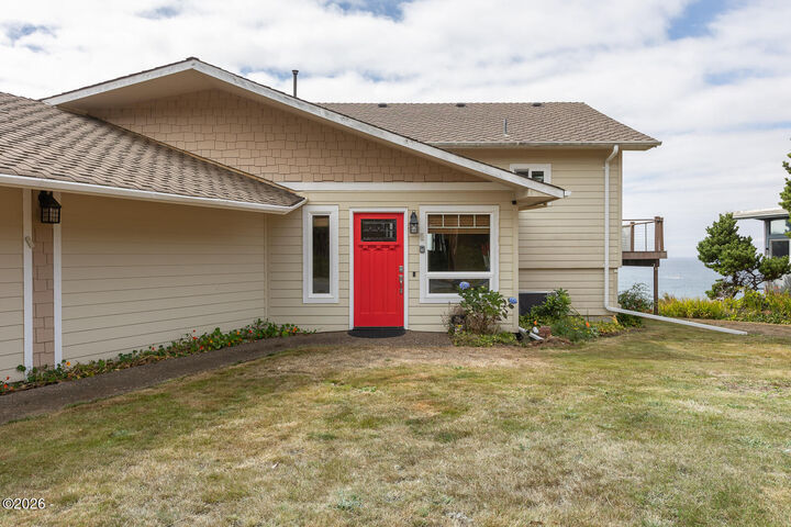 Property Photo: 605 & 615 SW Coast Avenue OR 97341