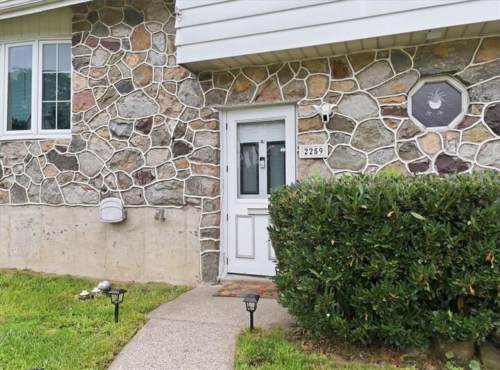 Property Photo:  2259 Pinehurst Road  PA 18018 