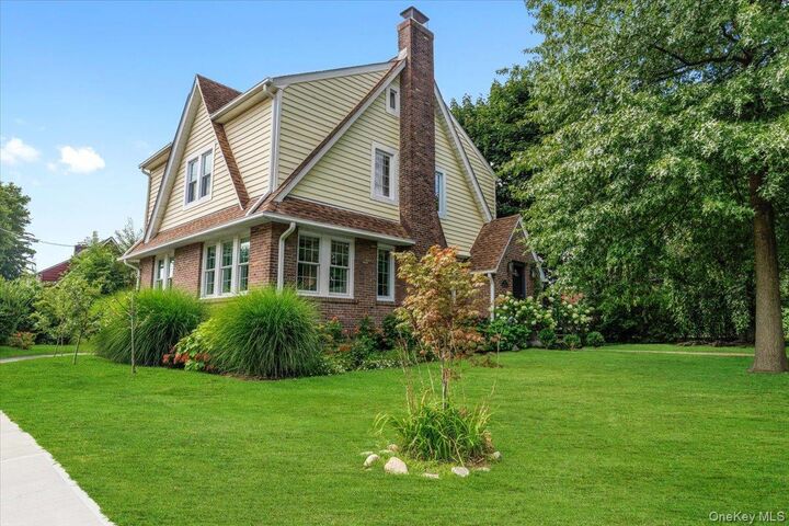Property Photo: 15 Parkview Court NY 10603