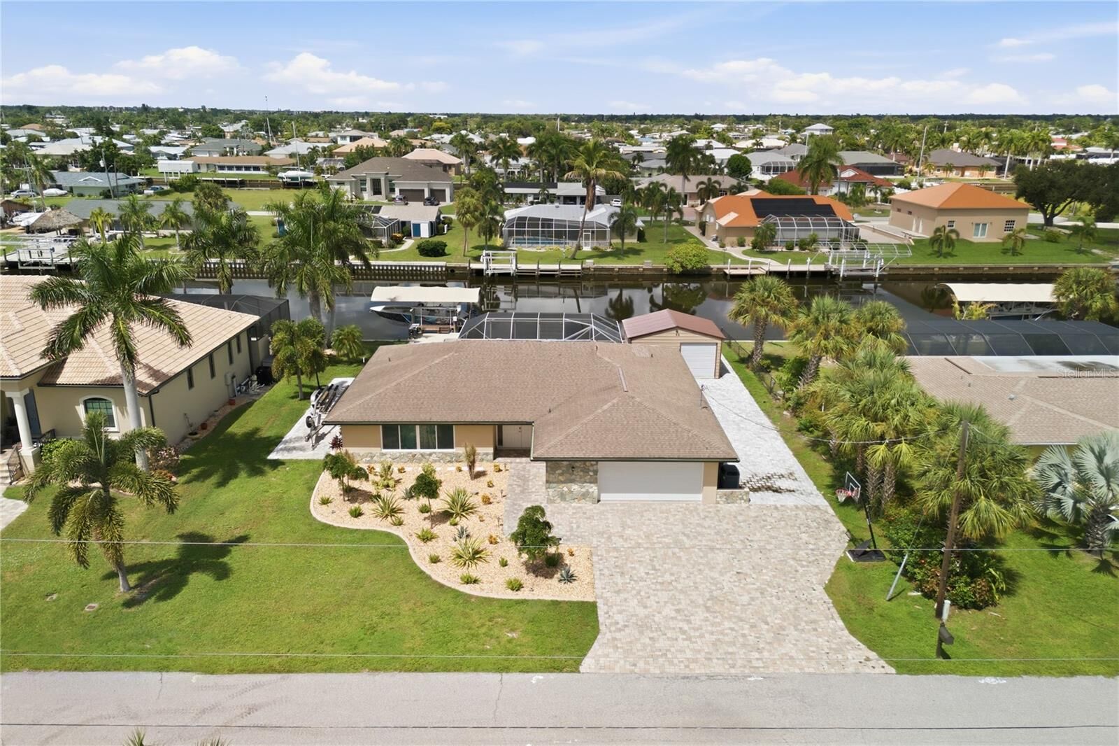 Property Photo:  136 Sinclair Street SE  FL 33952 