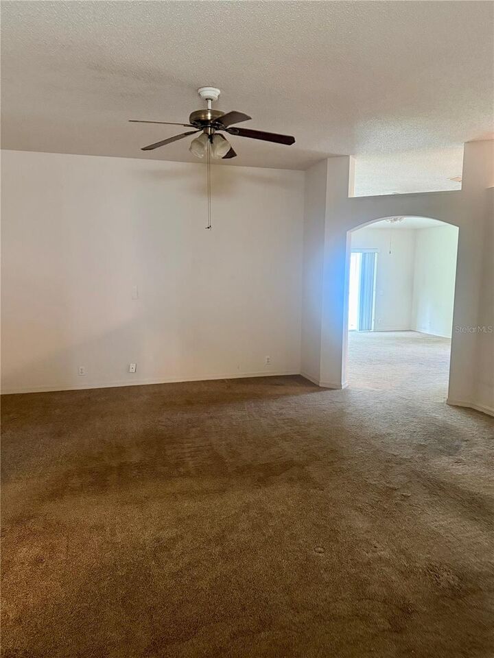 Property Photo:  2021 Sweetfern Place  FL 33810 
