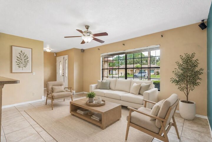 Property Photo:  2402 Woodway Drive  FL 32837 