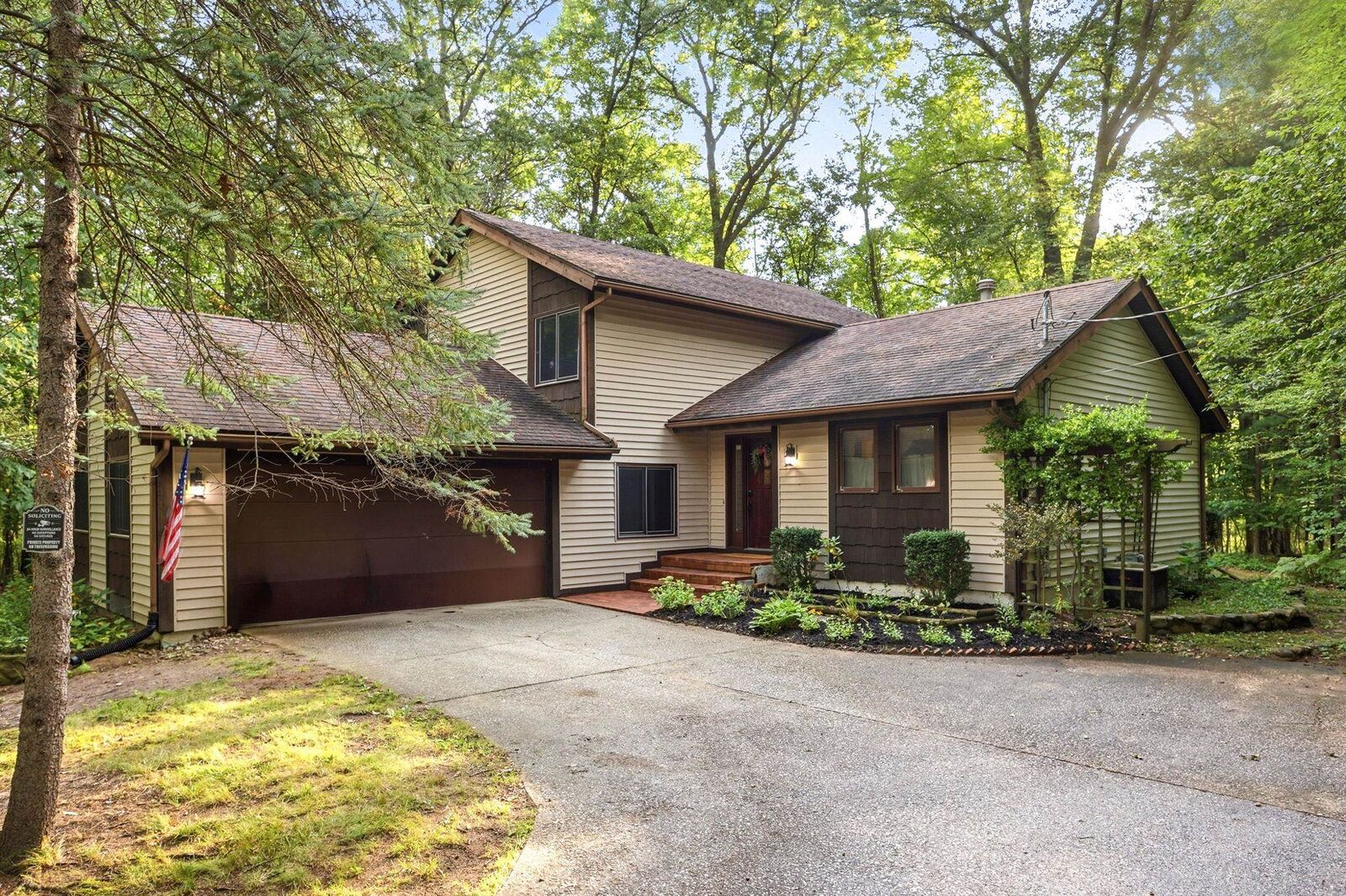 Property Photo:  6212 Sturgeon Creek Parkway Street  MI 48640 