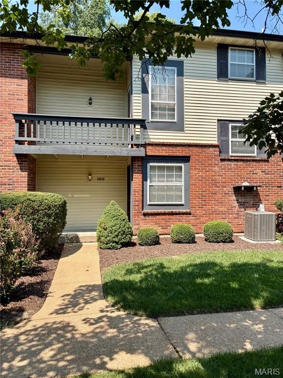 Property Photo:  100 Conway Cove Drive  MO 63017 