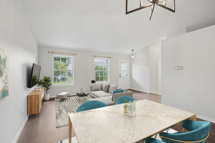 Property Photo: 232 Dunton Court IL 60060