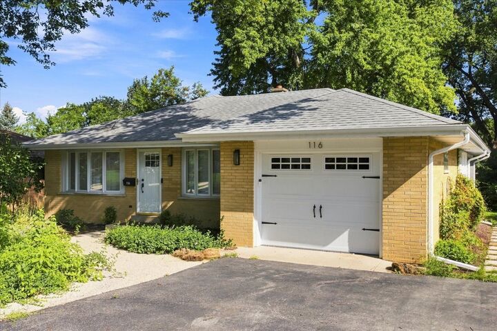 Property Photo: 116 Sturtz Street IL 60010