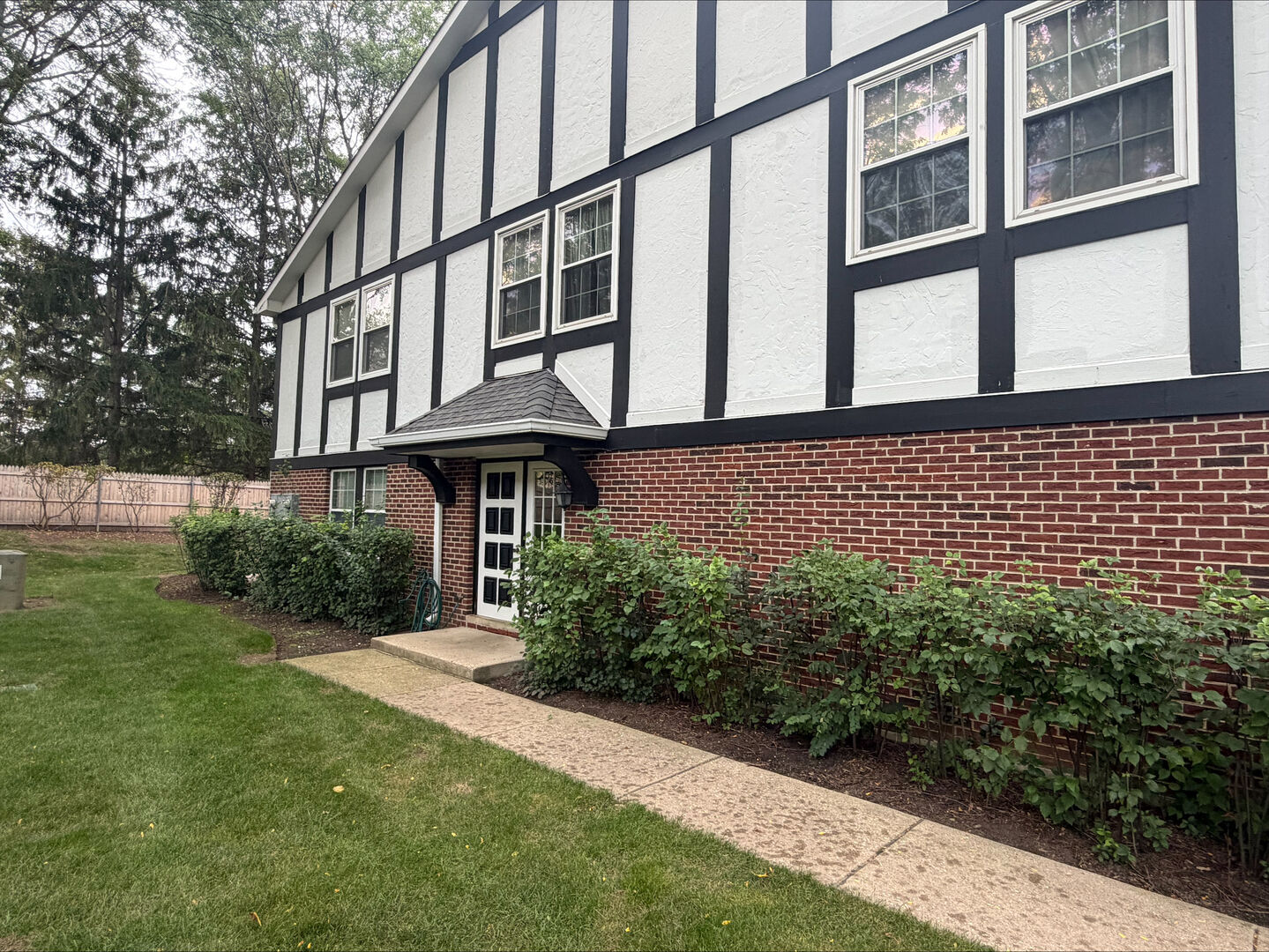 Property Photo: 148 W Golf Road E IL 60048