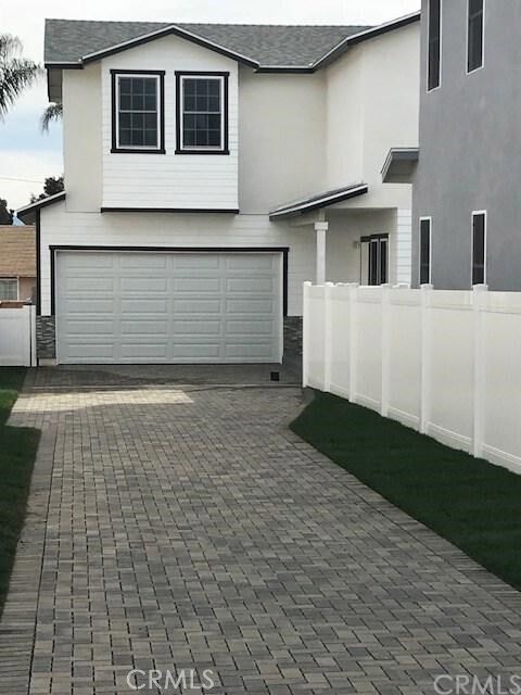 Property Photo:  1810 Pomona Avenue  CA 92627 