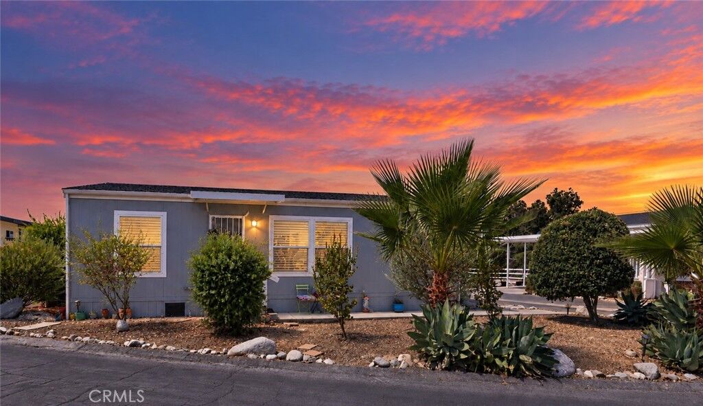 Property Photo:  1134 Villa Calimesa Lan  CA 92320 