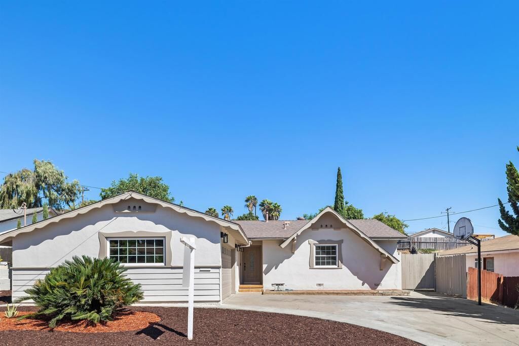 Property Photo:  847 Halecrest Dr  CA 91910 