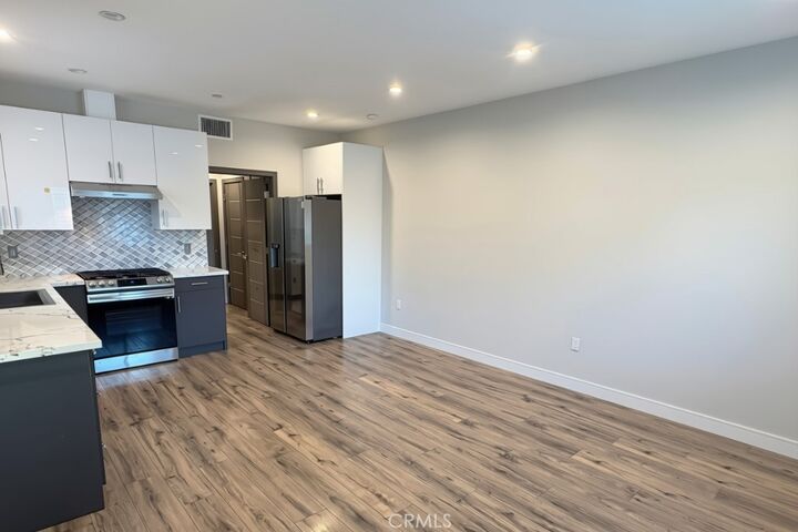 Property Photo: 10936 Nettleton Street CA 91352