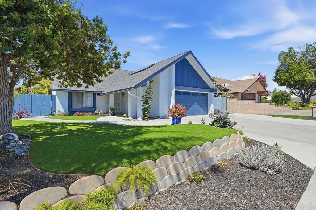 Property Photo: 1340 Dorsey Way CA 92083