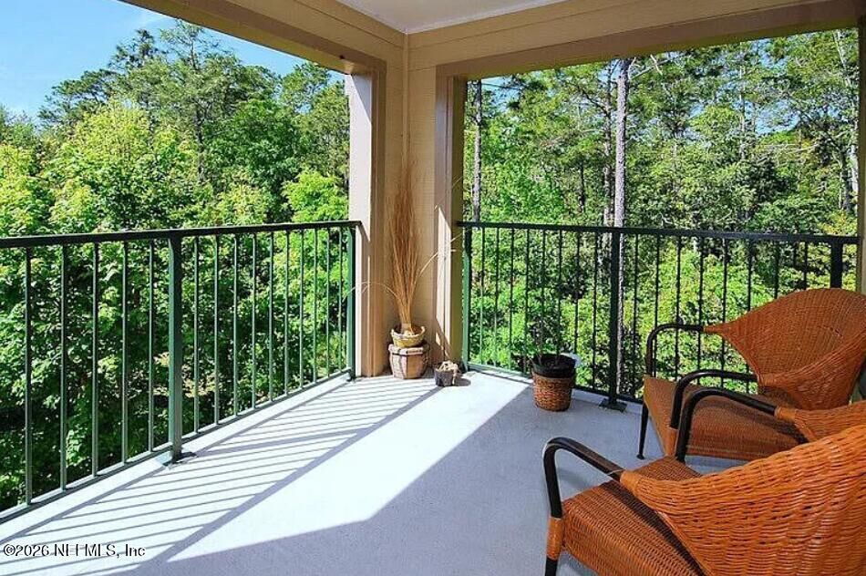 Property Photo: 7800 Point Meadows Drive 332 FL 32256