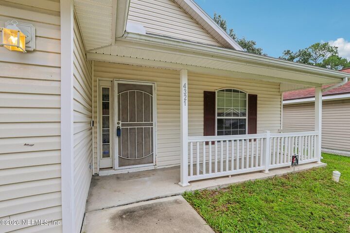 Property Photo: 4321 Campus Hills Circle FL 32218