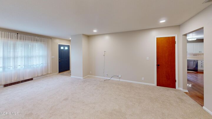 Property Photo: 2629 Greenacre Drive OH 45840