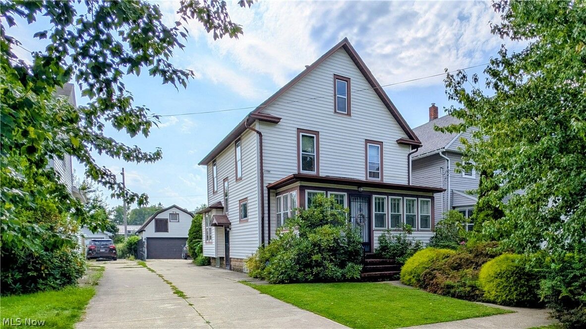 Property Photo:  132 Grove Drive  OH 44004 