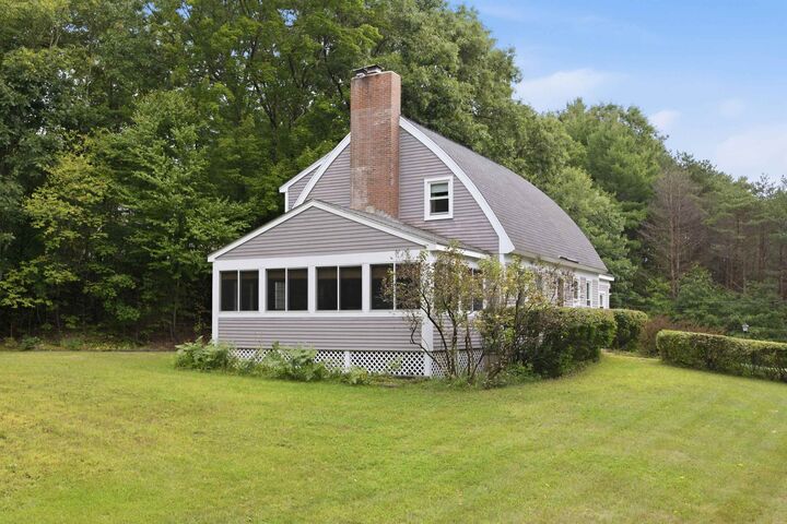 Property Photo:  8 Hollow Road  NH 03304 