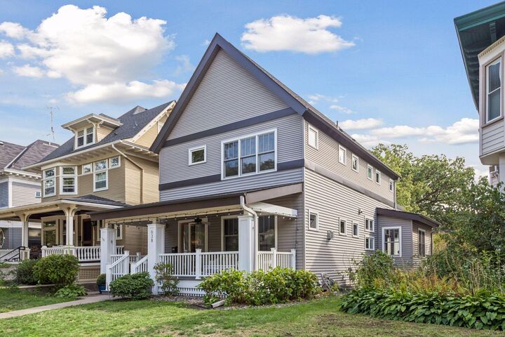 Property Photo:  638 Lincoln Avenue  MN 55105 