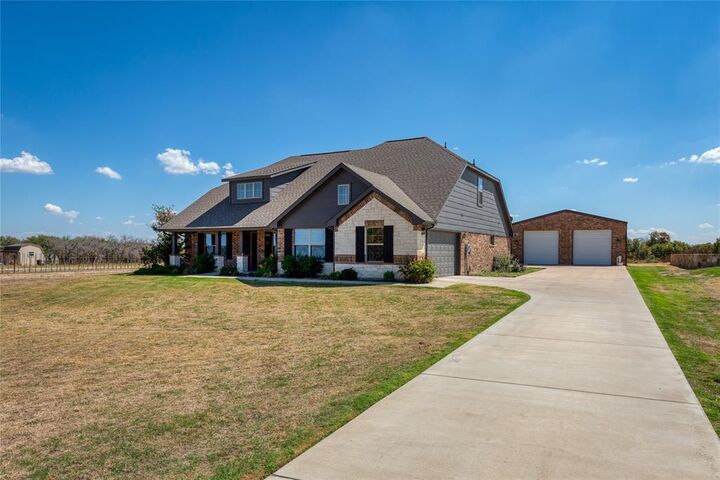 Property Photo: 3841 J E Woody Road TX 76082