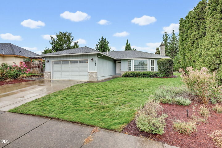 Property Photo:  295 Wren Court  OR 97501 
