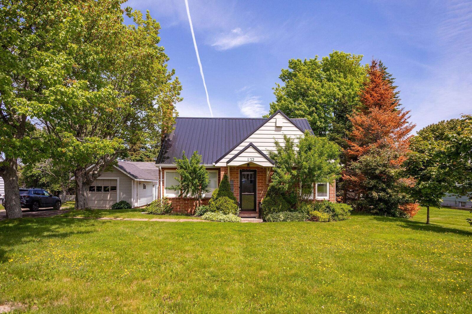 Property Photo:  122 Brackley Point Road  PE C1A 6Y4 