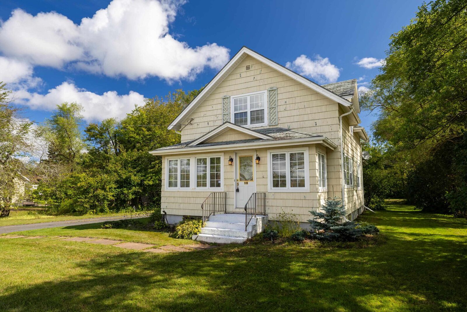 Property Photo:  98 Mount Edward Road  PE C1A 5S7 