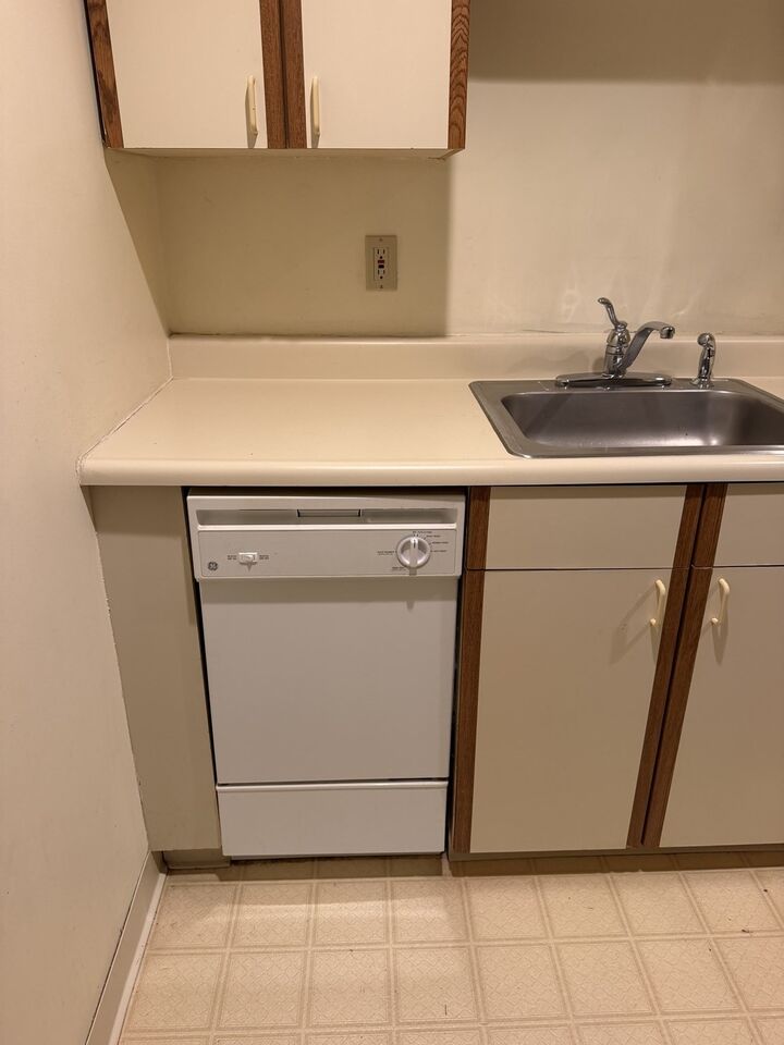 Property Photo: 44 Elm St 106 MA 01609