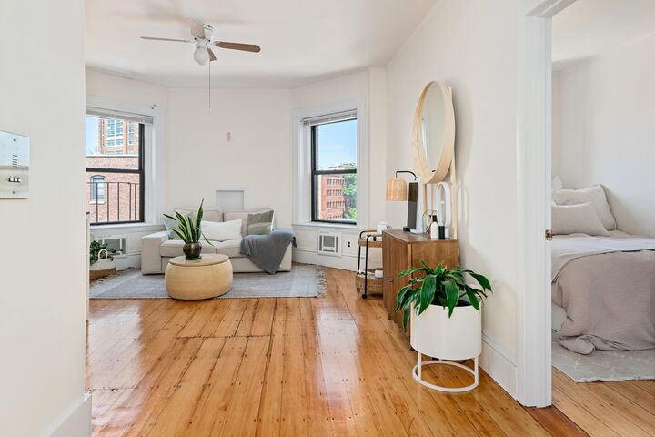 Property Photo:  9 Buswell Street 4R  MA 02215 