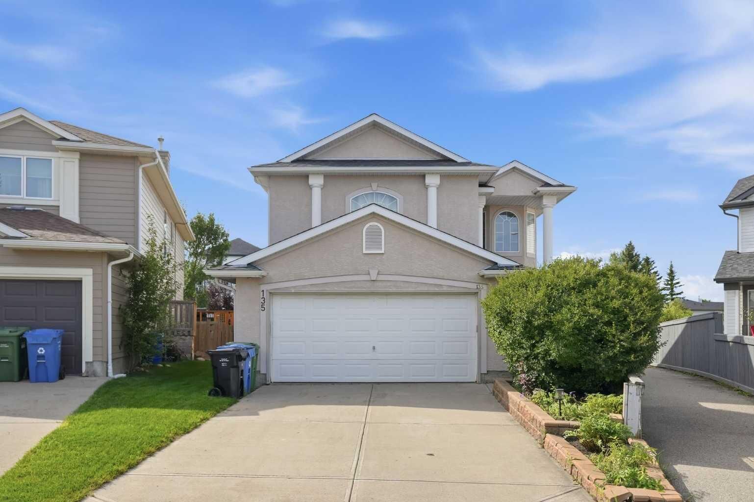 Property Photo:  135 Millview Gardens SW  AB T2Y 3Y3 