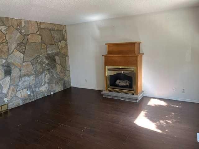 Property Photo:  9 Sheridan Road W  AB T1K 4L6 