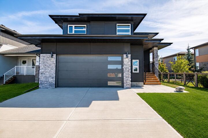 Property Photo: 33 Thatcher Avenue AB T4P 0Y5