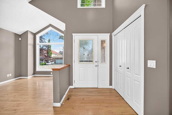 Photo de la propriété:  180 Hamptons Terrace NW  AB T3A 5S3 