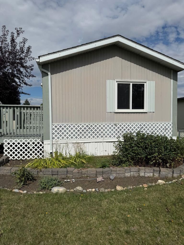 Property Photo:  508 Home Place  AB T1V 1K1 