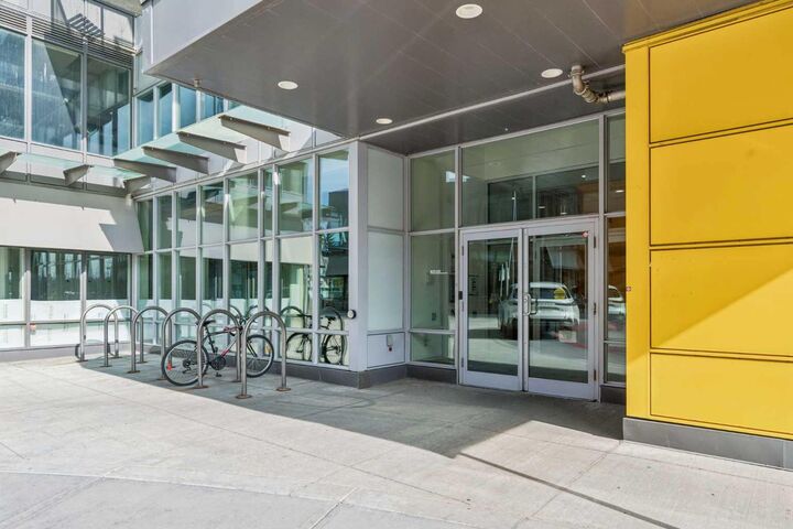 Property Photo:  3820 Brentwood Road NW 908  AB T2L 2L5 