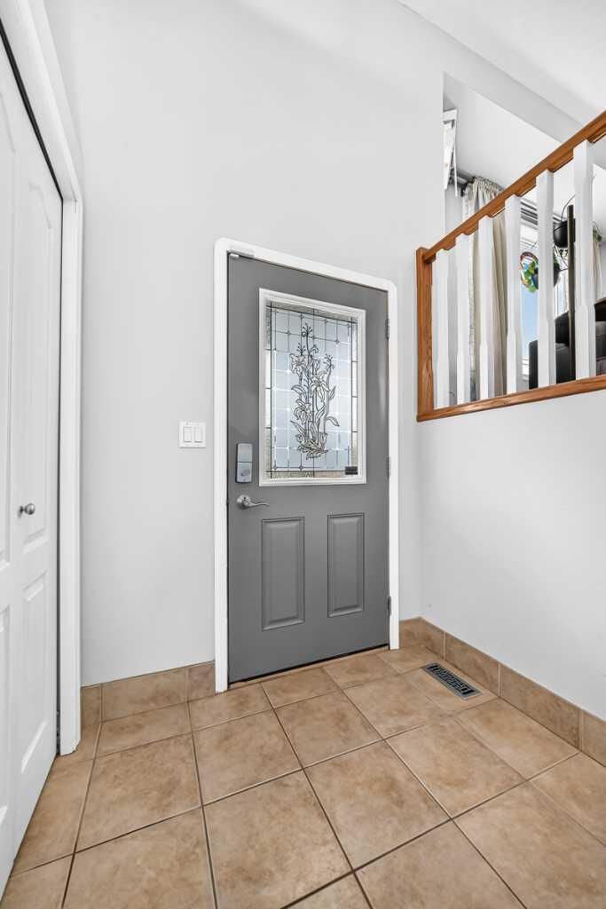 Property Photo:  91 Jennings Crescent  AB T4P 4G1 